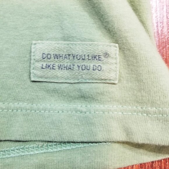 Ladies' Life is Good Christmas Tee, Size S, EUC - Picture 7 of 12